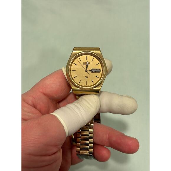 Vintage Men's Seiko SQ Gold Tone Day-Date Watch 7546-7089. Original Band. - Picture 6 of 10